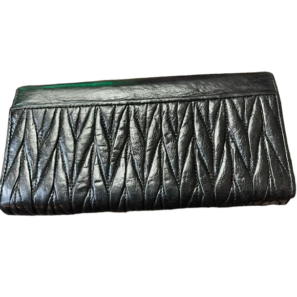 MIU MIU Black Matelassé Leather Wallet - Picture 8 of 15